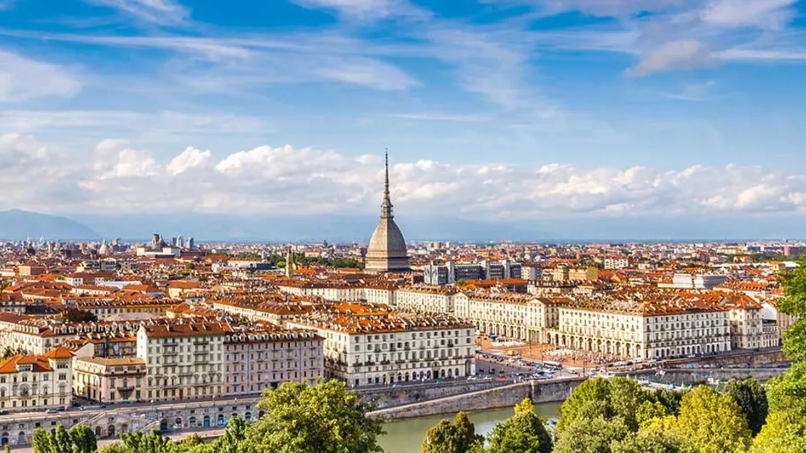 Panorama di Torino con la Mole Antonelliana