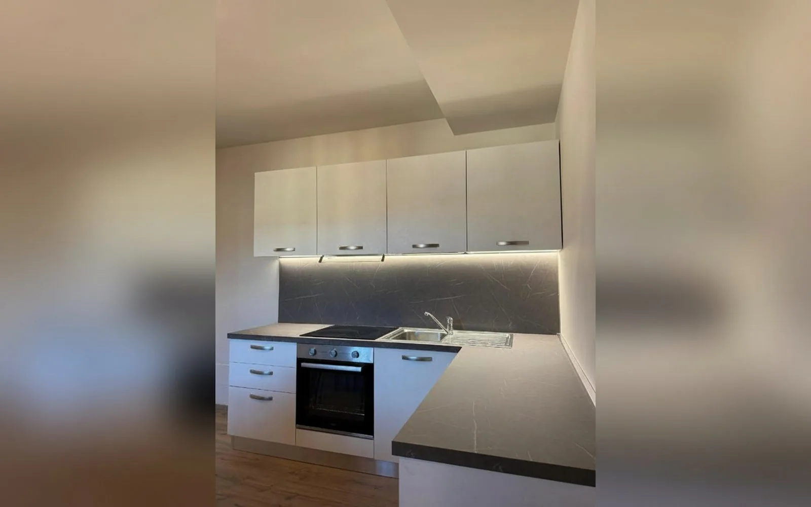 Blue Apartment — cucina attrezzata